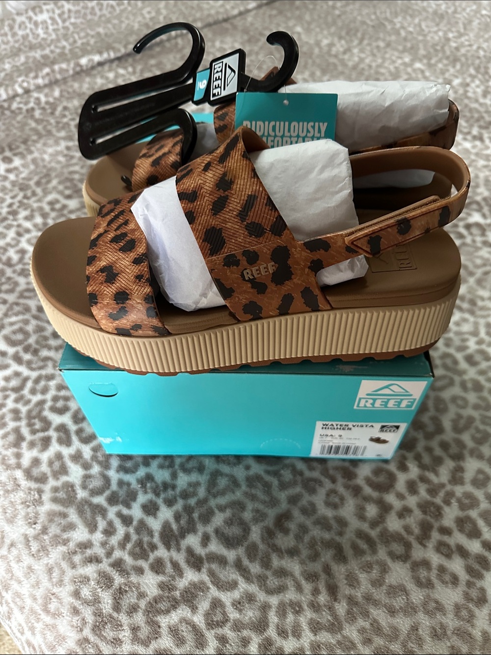 Reef water Vista hire women’s size 9 brand new in the box Leopard